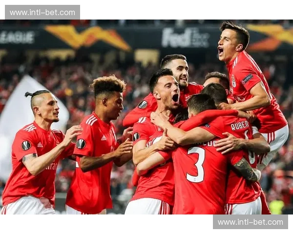 铁血东欧与大西洋雄鹰：波兹南vs本菲卡，绿茵场上的灵魂博弈